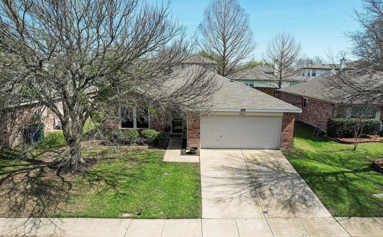 2932 Frontier Ln - Photo 4 of 17