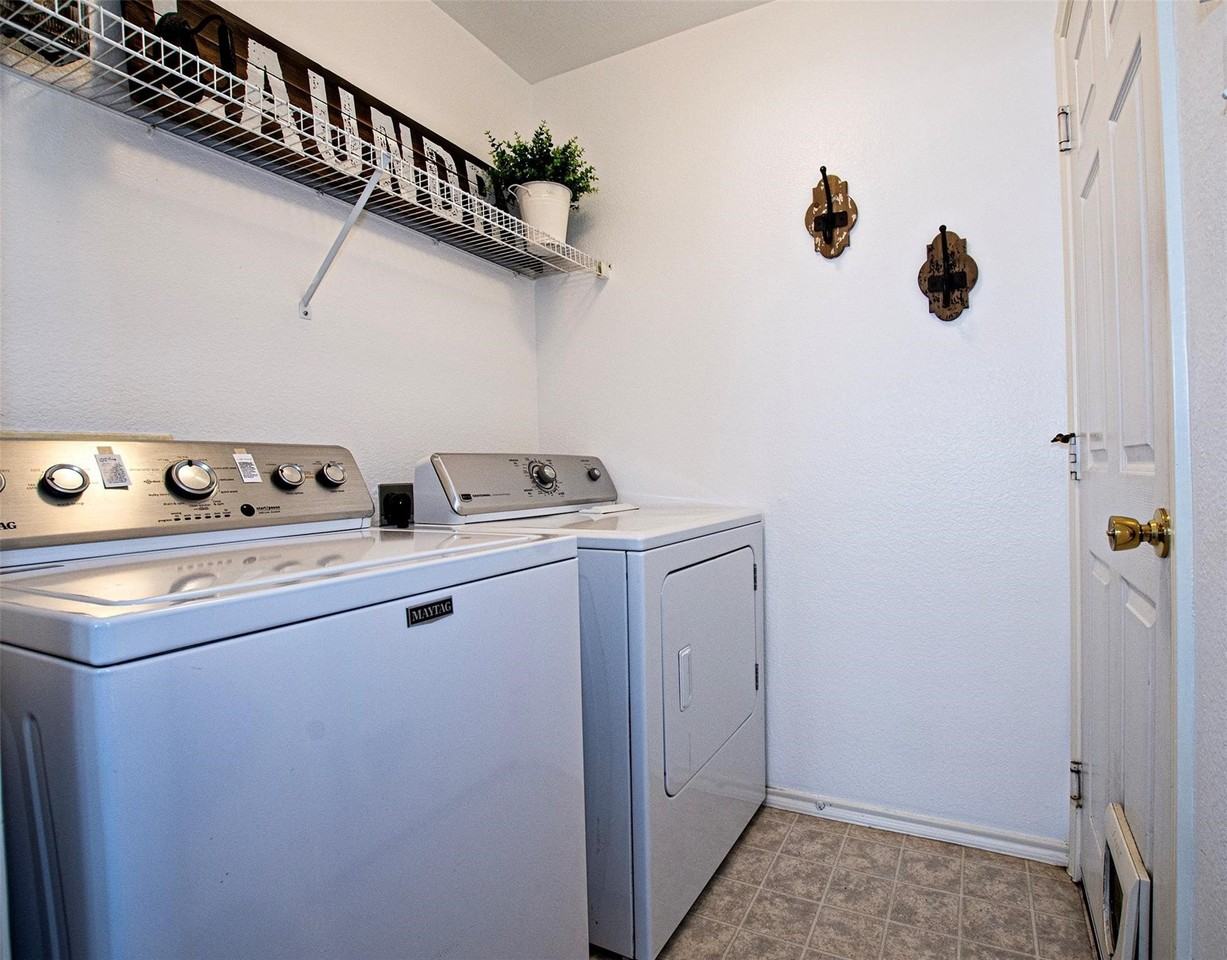 2932 Frontier Ln - Photo 7 of 17