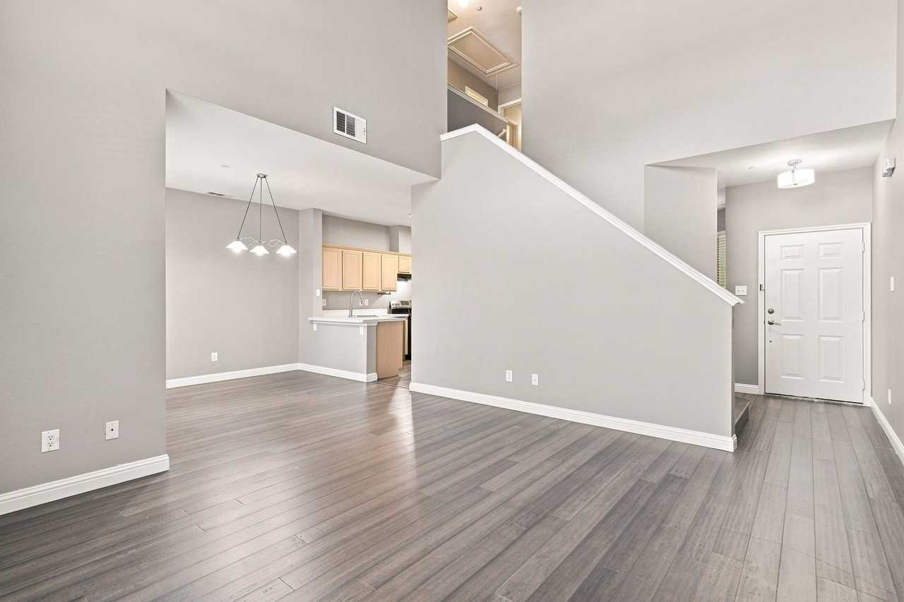 10017 Monastery Dr - Photo 5 of 28