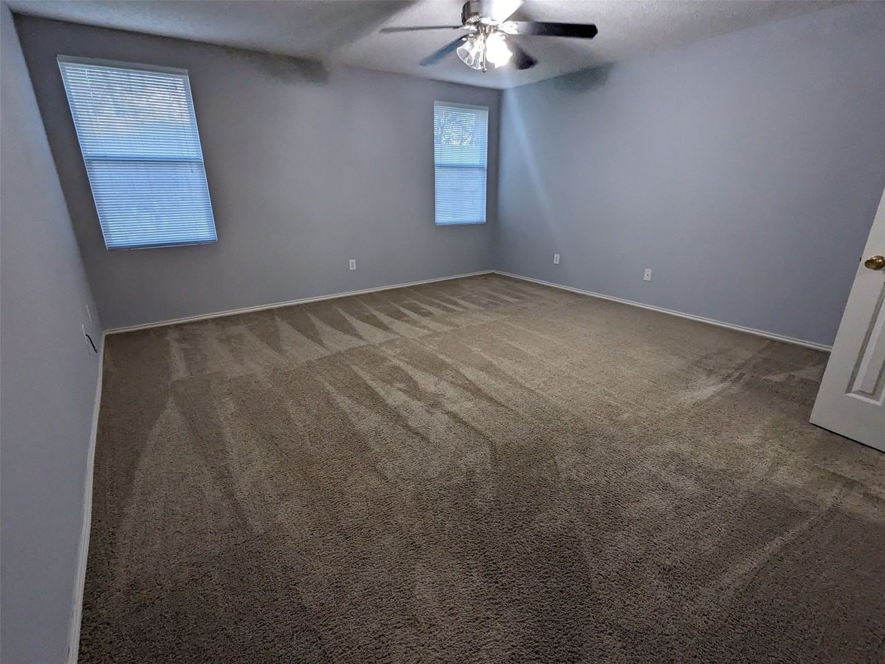 16424 Red River Ln - Photo 5 of 11