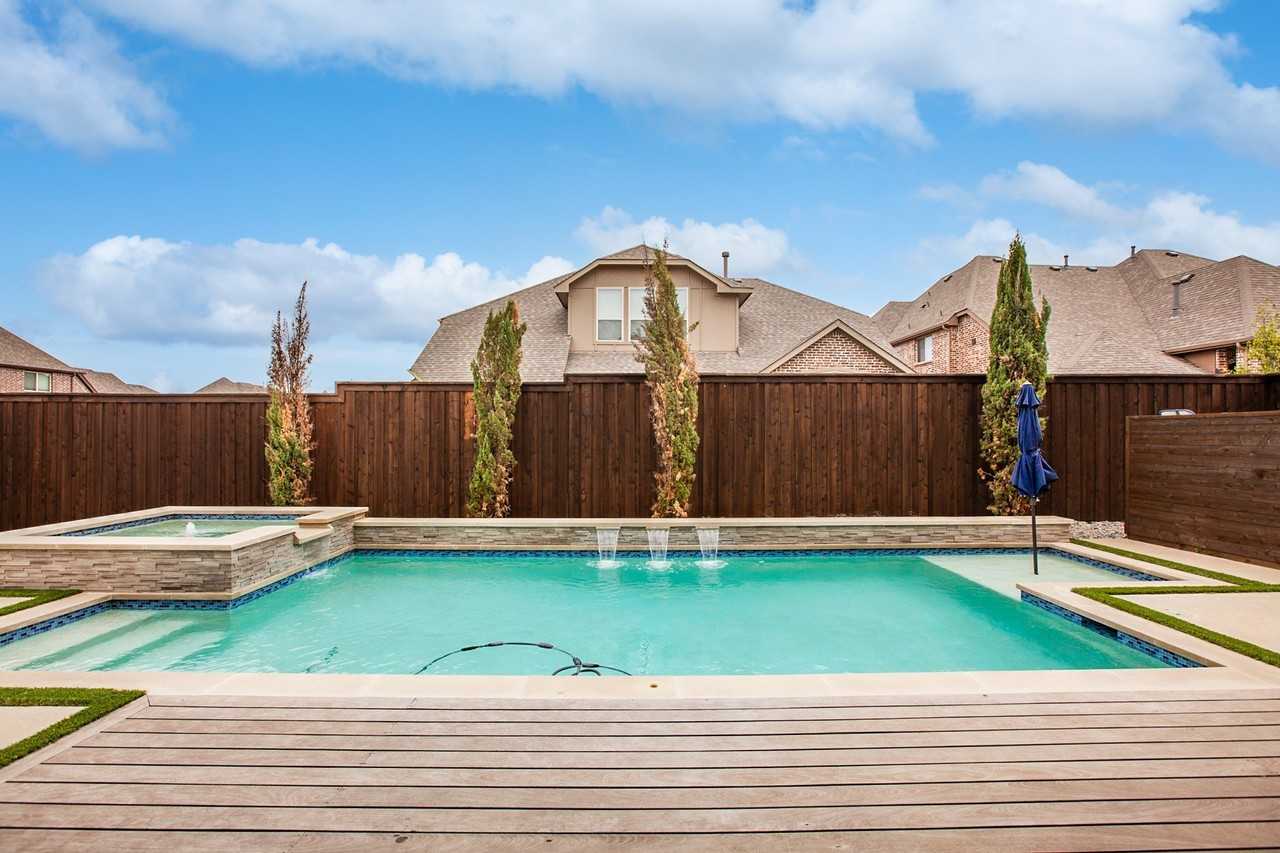 1614 Thoroughbred Ln
