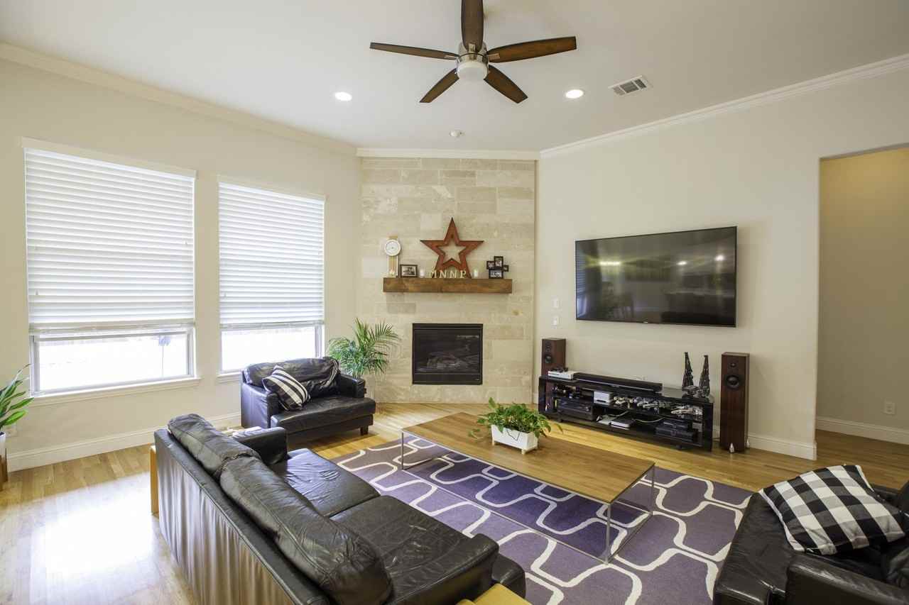 1614 Thoroughbred Ln - Photo 5 of 40