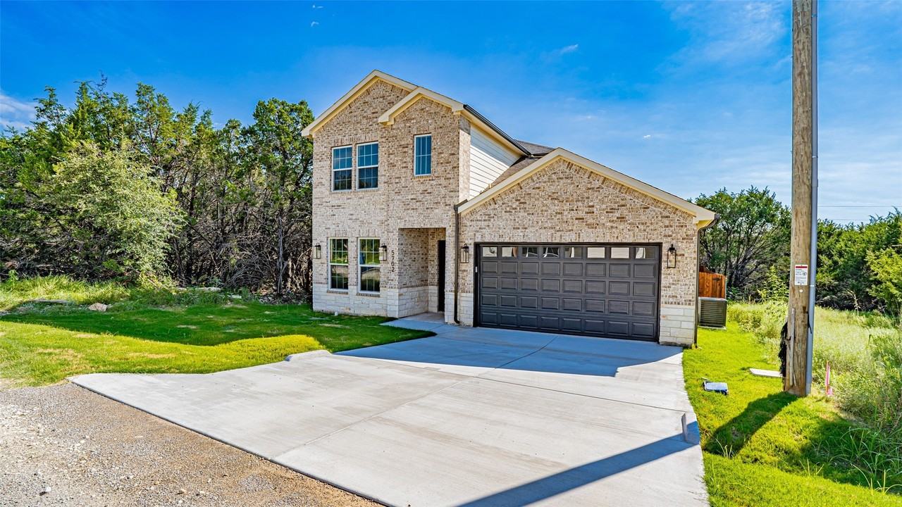 5702 Barkridge Dr - Photo 2 of 38