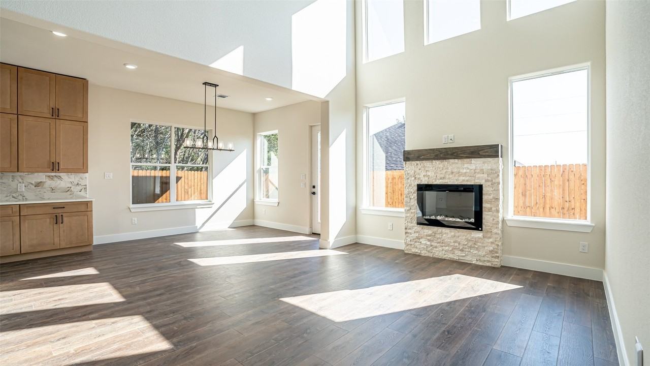 5702 Barkridge Dr - Photo 5 of 38