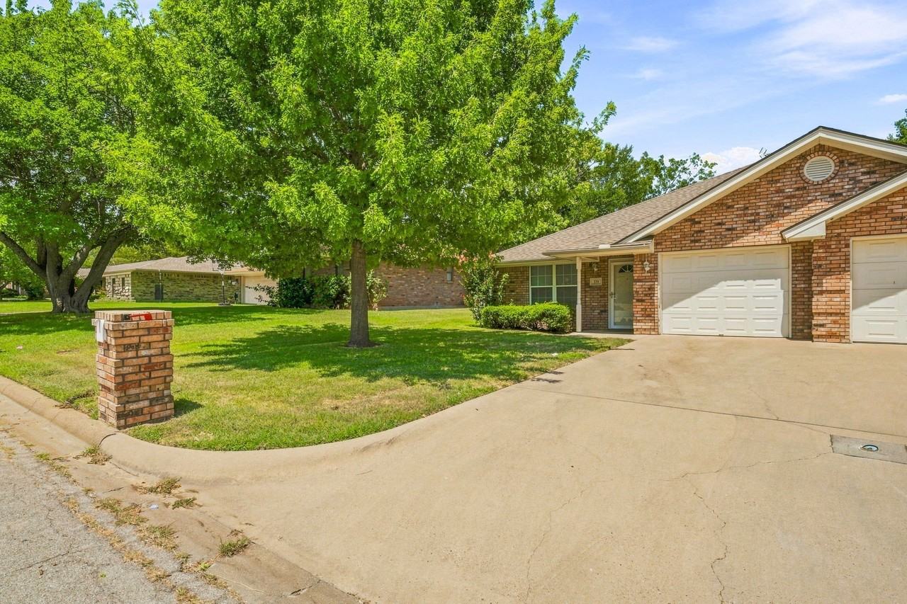 231 Bluebonnet St - Photo 3 of 19