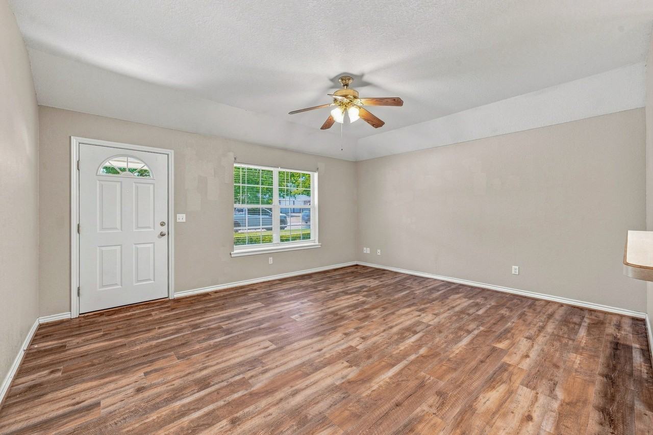 231 Bluebonnet St - Photo 5 of 19