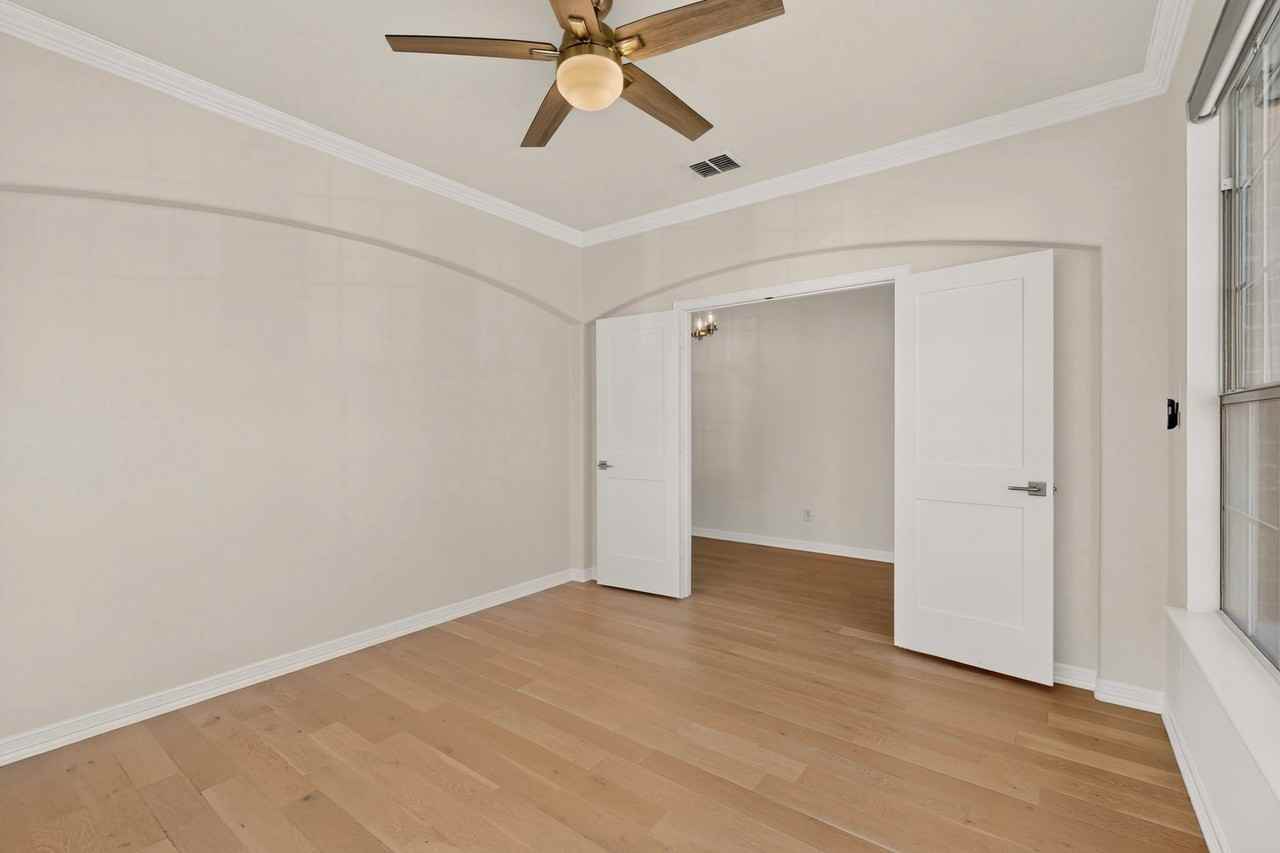 4304 Harpers Ferry Dr - Photo 7 of 36