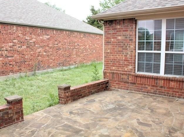 5996 Clearwater Dr - Photo 5 of 30