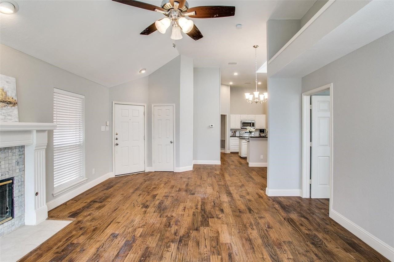 2103 Amherst Dr - Photo 5 of 15