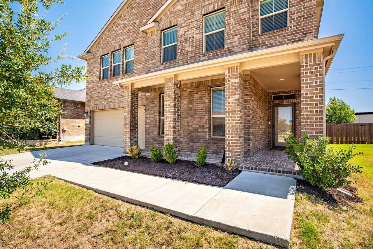 9404 Blaine Dr - Photo 3 of 34