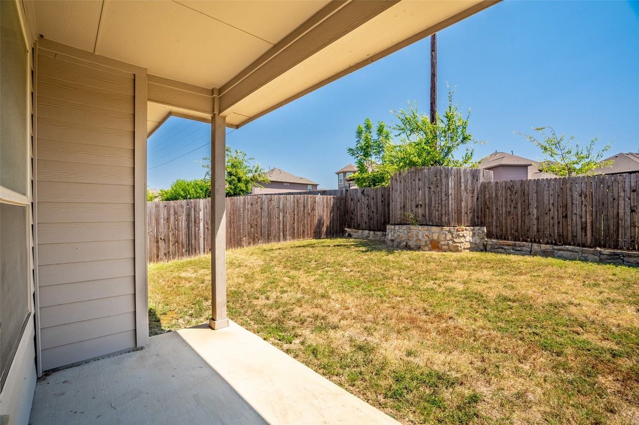 9404 Blaine Dr - Photo 4 of 34