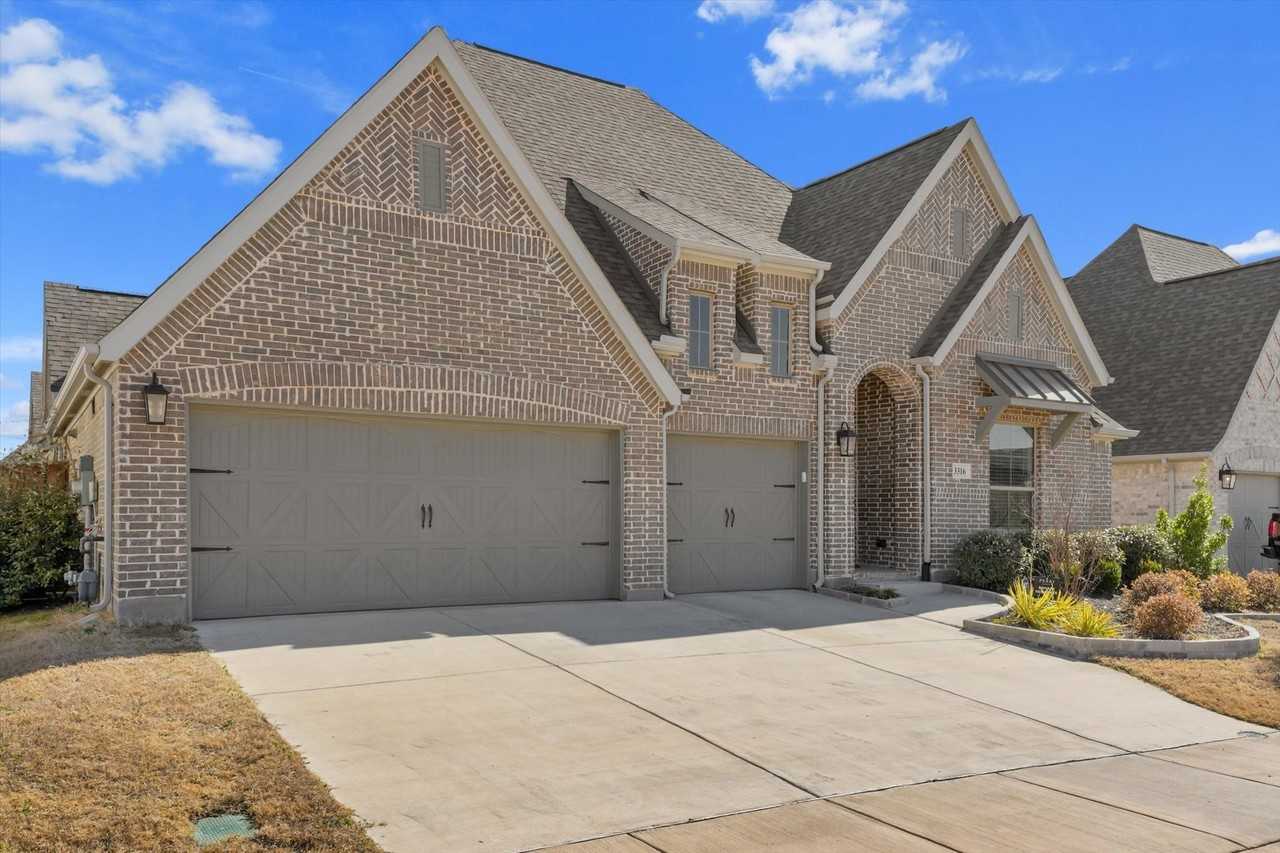 3316 Honey Suckle Ln - Photo 2 of 38