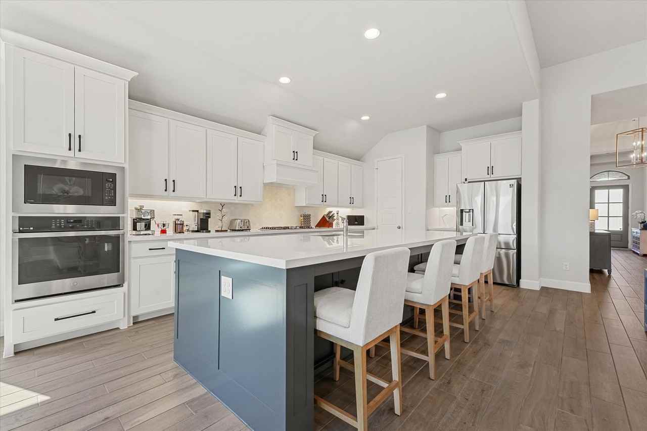 3316 Honey Suckle Ln - Photo 6 of 38