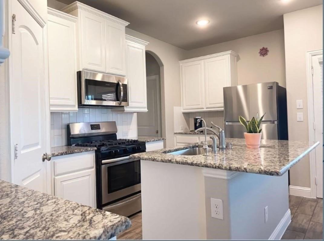 632 Redwood Dr - Photo 3 of 7