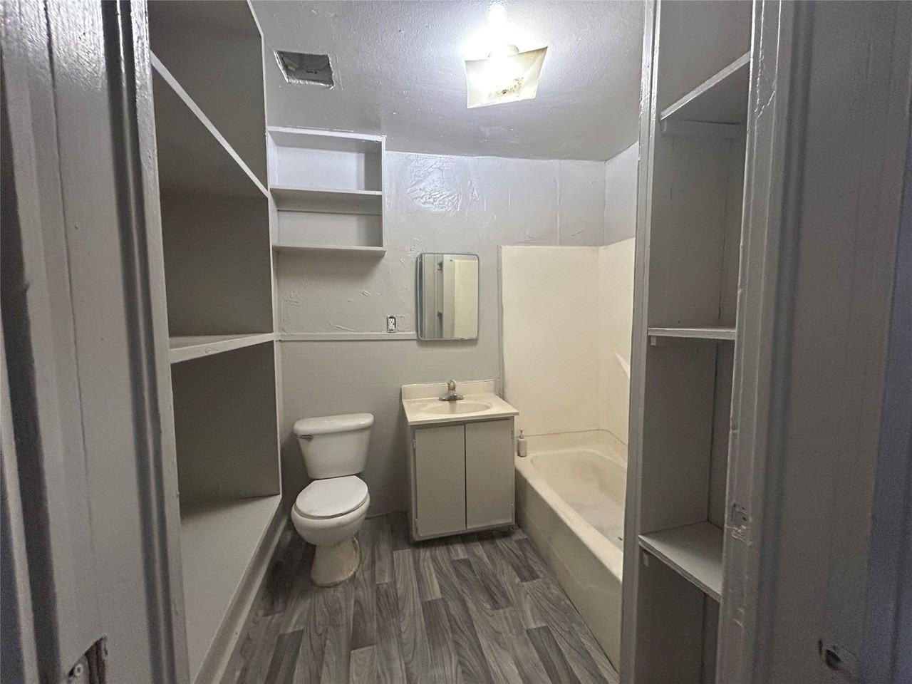 218 8th St - Photo 5 of 10