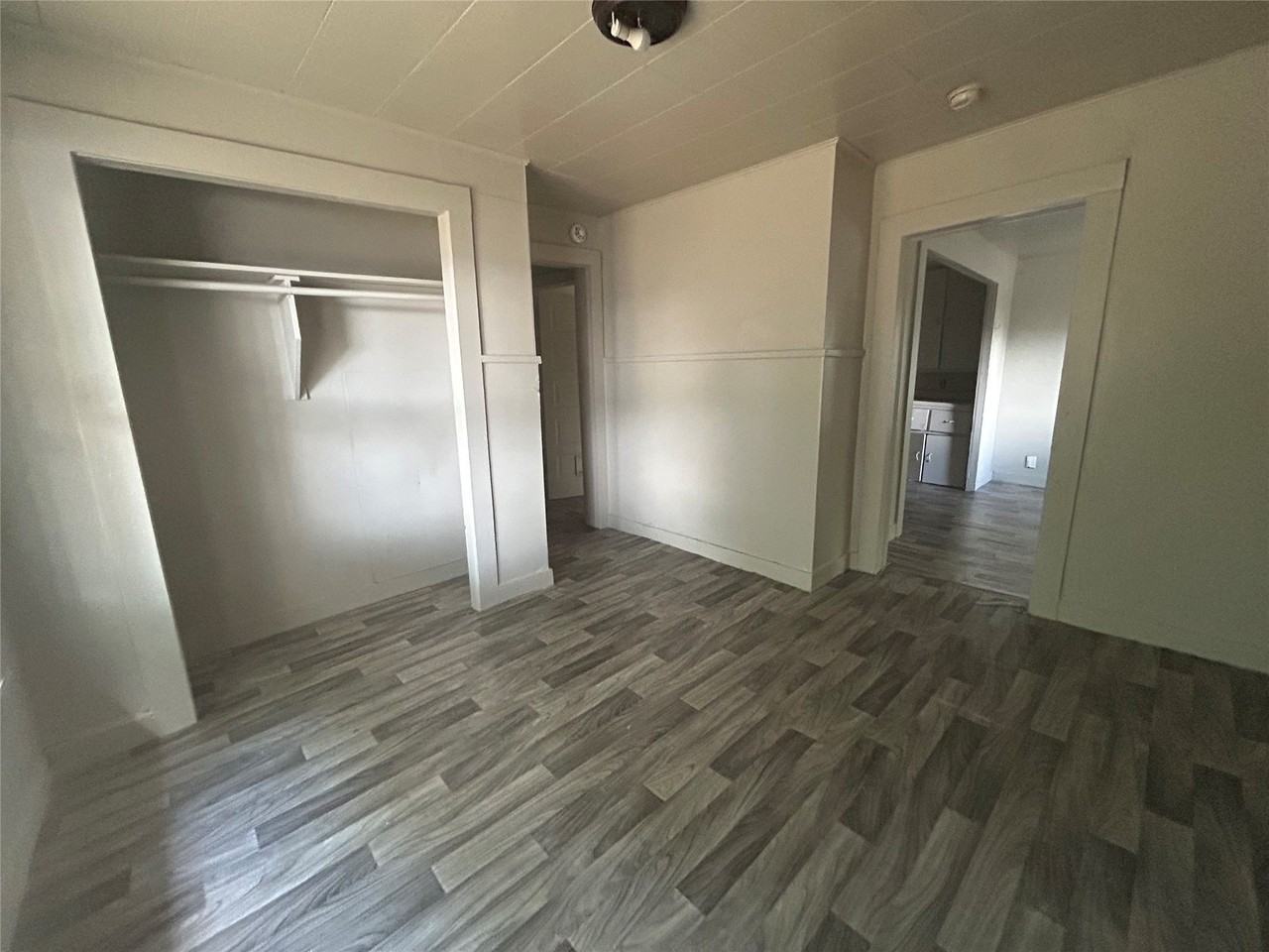 218 8th St - Photo 6 of 10