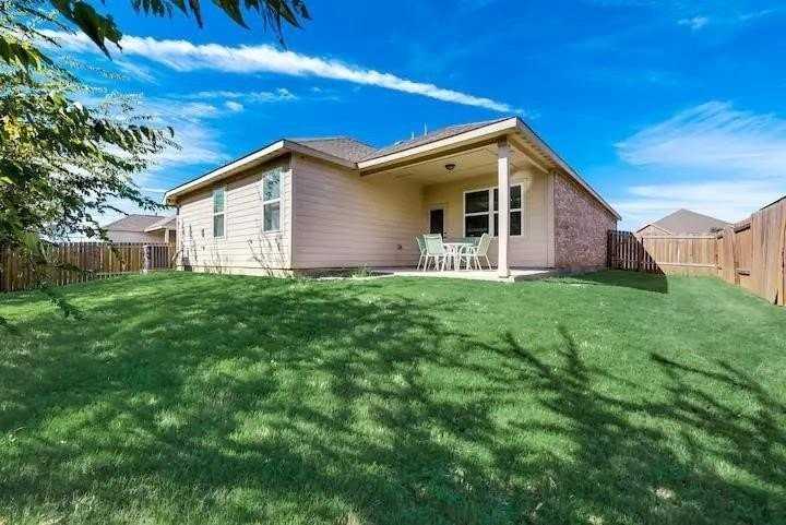 808 Oak Vly - Photo 4 of 9