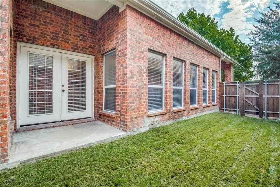 7537 Glasshouse Walk - Photo 3 of 8