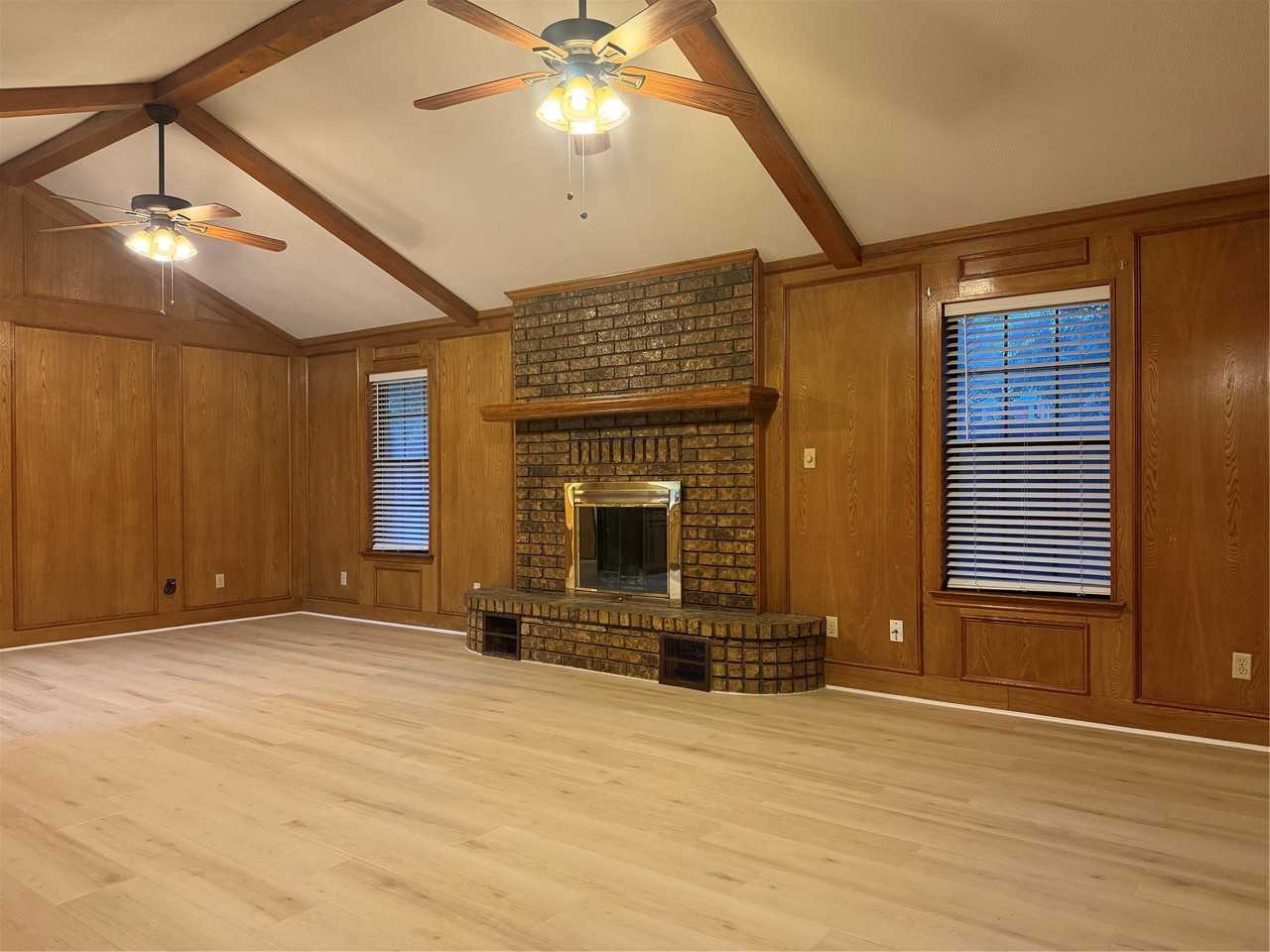 1058 E Jefferson St - Photo 3 of 29