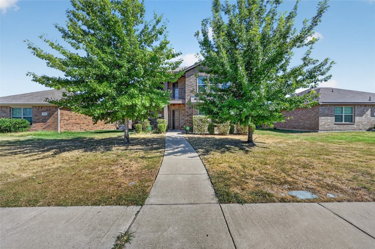 1518 Illinois Ave - Photo 3 of 32