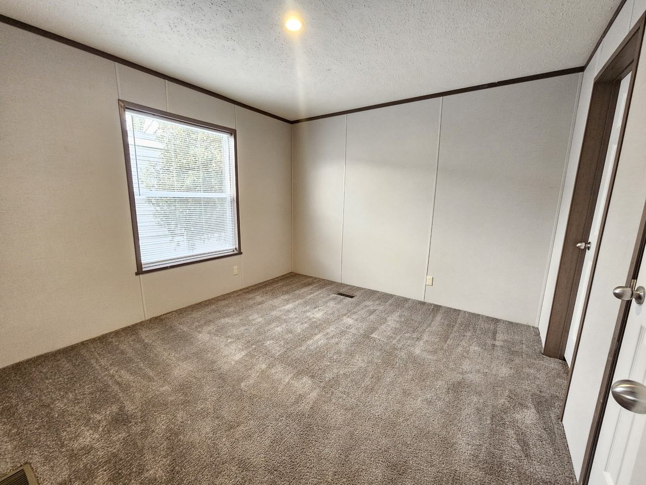 46000 Geddes Rd #35 - Photo 6 of 18