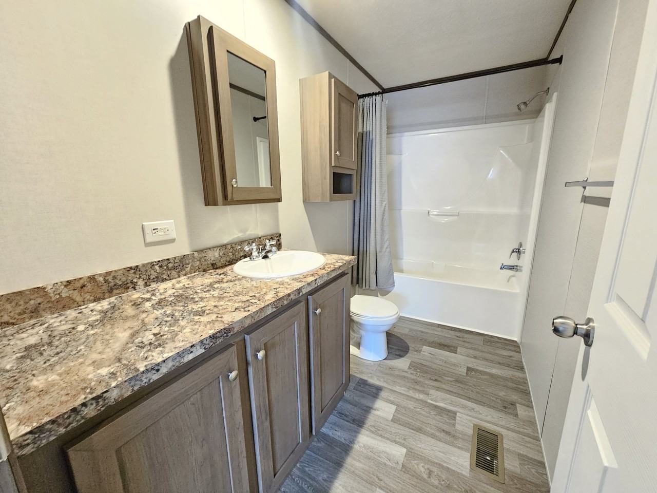 46000 Geddes Rd #35 - Photo 7 of 18