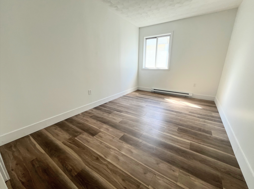 331 Victoria St - Photo 5 of 8