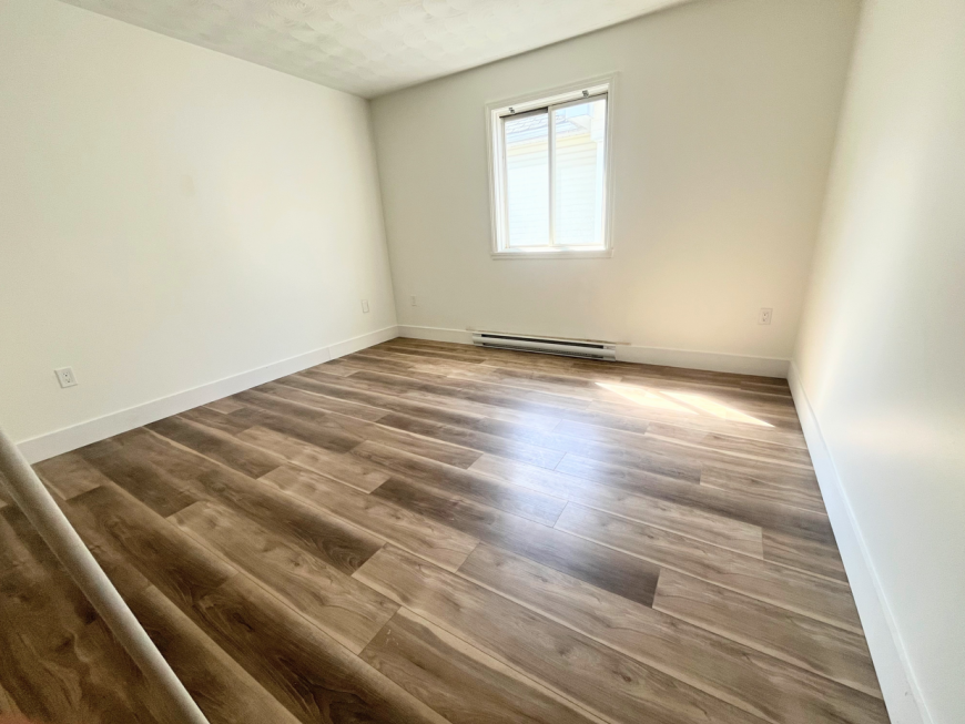 331 Victoria St - Photo 6 of 8