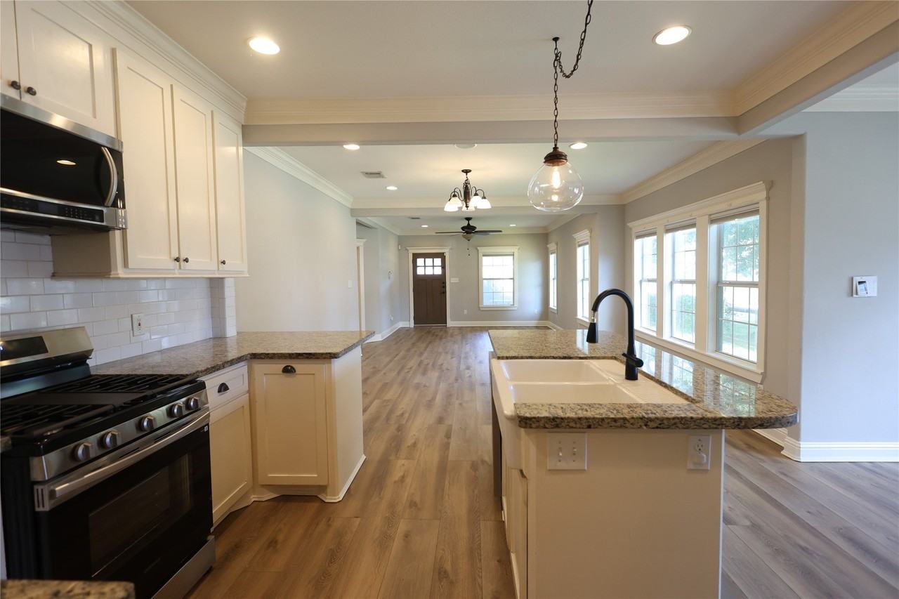 512 Enid St - Photo 3 of 22