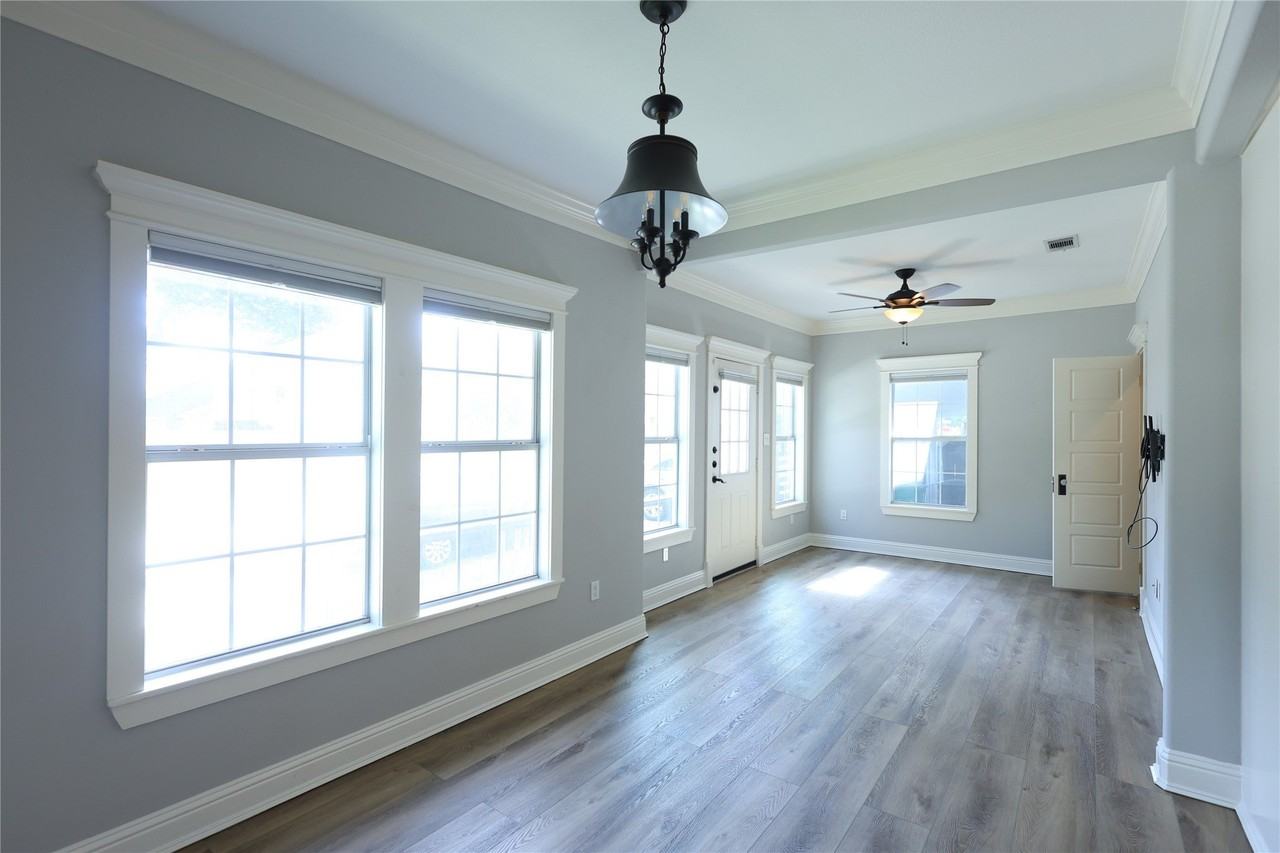 512 Enid St - Photo 4 of 22