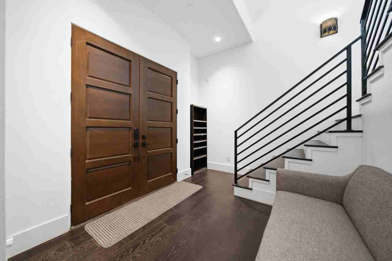 327 E 2nd St - Photo 5 of 47