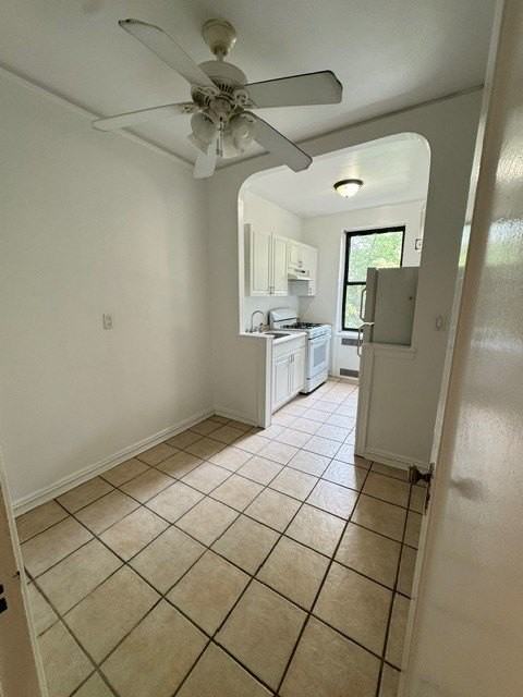 256 Martine Ave #2F - Photo 6 of 12