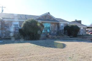 featured image of 200 E Marshall Dr