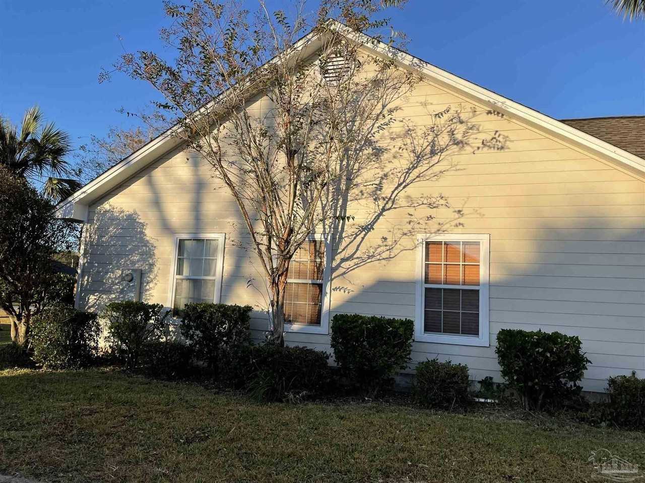 9404 Victoria Ln - Photo 2 of 23
