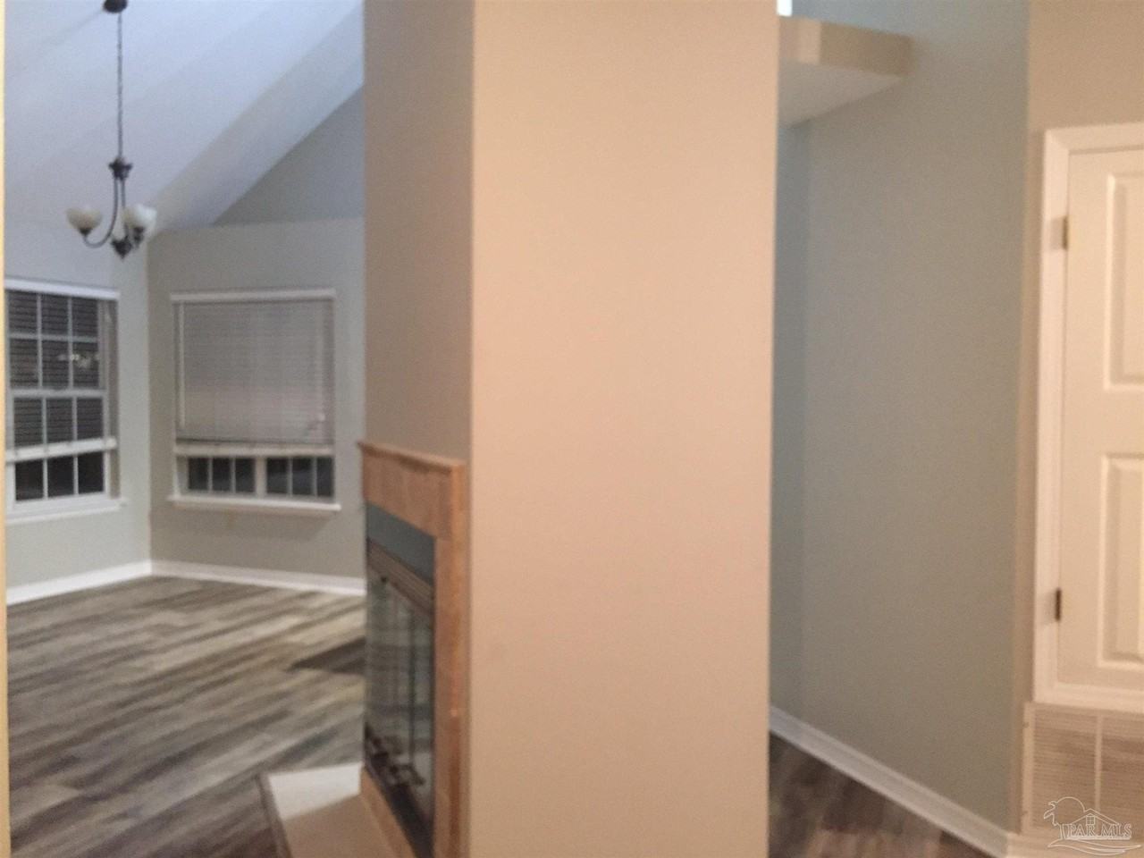 9404 Victoria Ln - Photo 3 of 23