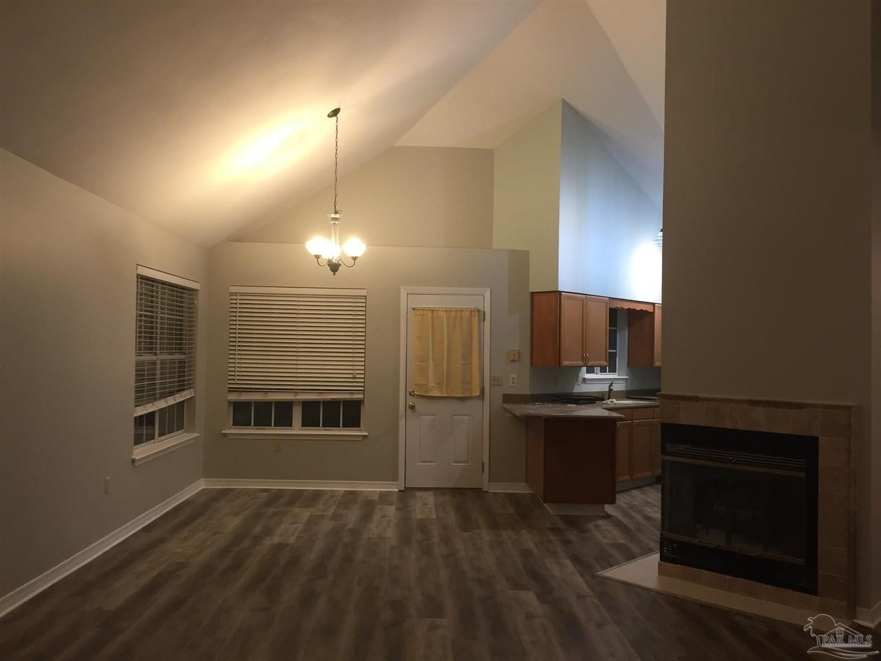 9404 Victoria Ln - Photo 6 of 23