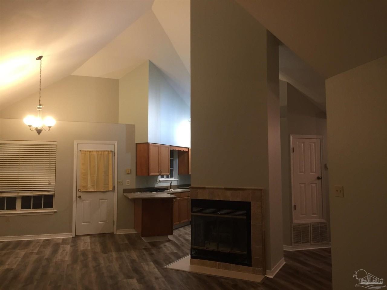 9404 Victoria Ln - Photo 7 of 23
