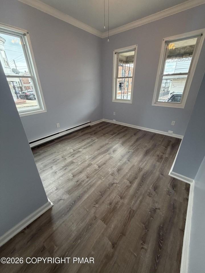 101 N Jardin St - Photo 5 of 14