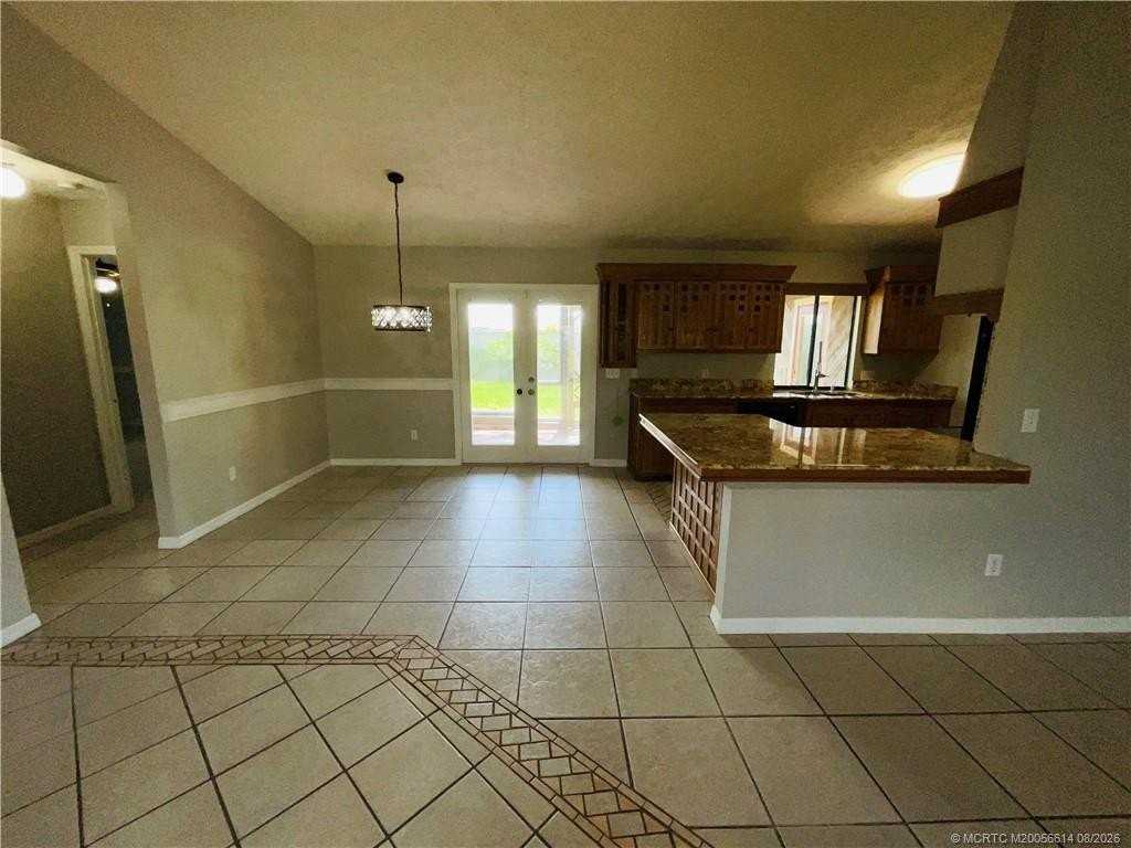 1634 Sw Gemini Ln - Photo 6 of 19