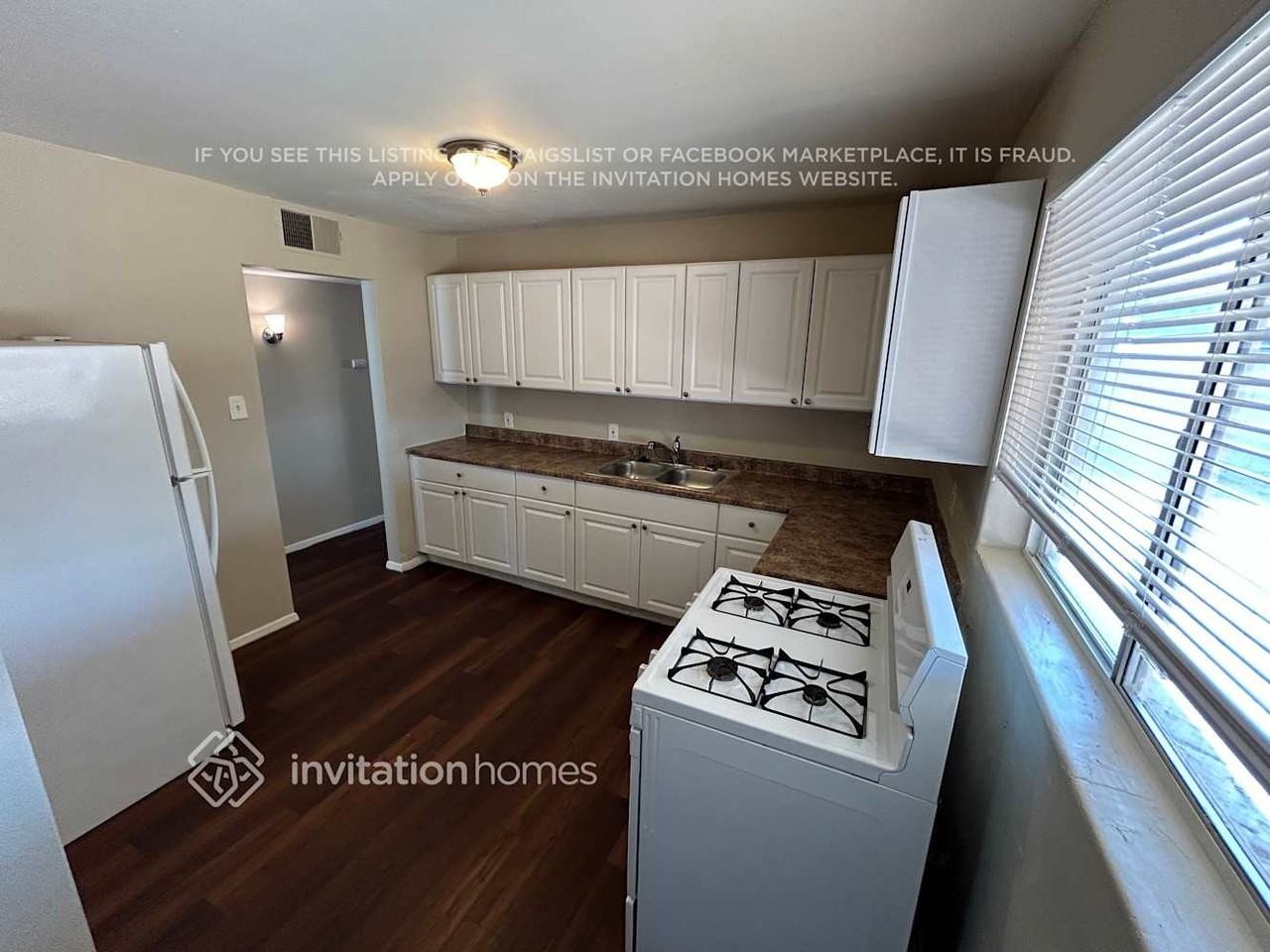 2928 W San Juan Ave - Photo 3 of 9