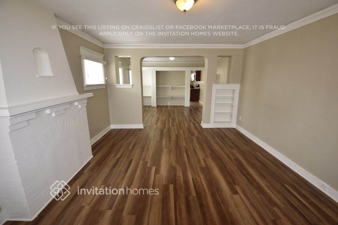 1873 W 38th Pl - Photo 4 of 10