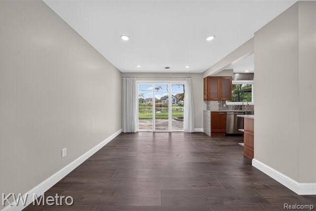 4251 Derry Rd - Photo 6 of 22