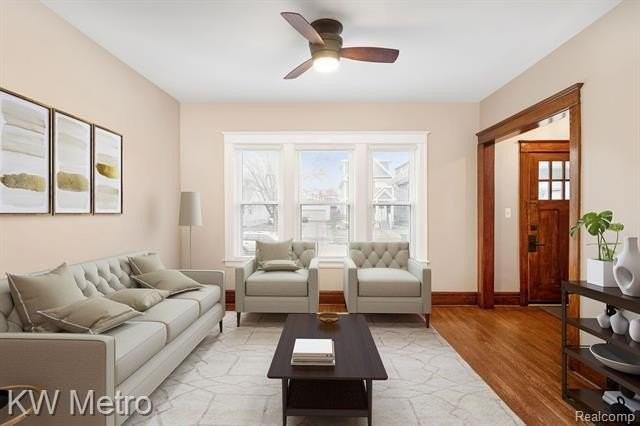 434 N Center St - Photo 2 of 32