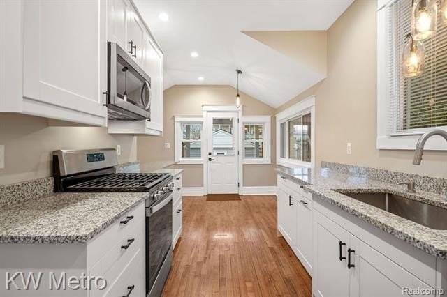434 N Center St - Photo 5 of 32