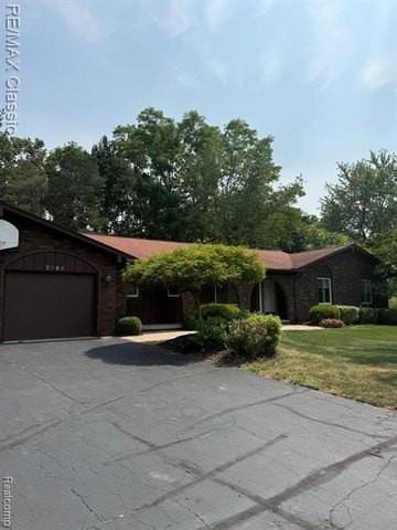 5050 Winewood Ln - Photo 2 of 24
