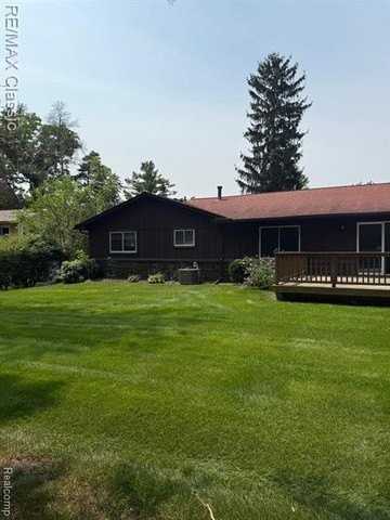 5050 Winewood Ln - Photo 4 of 24