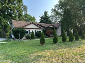 4510 W Maple Rd - Photo 1 of 1