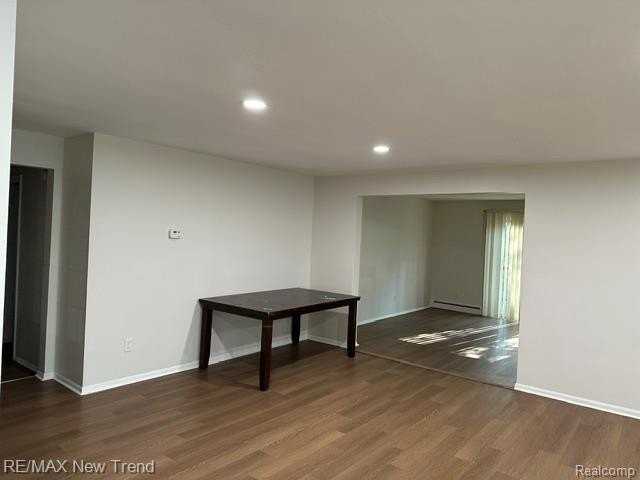 4510 W Maple Rd - Photo 5 of 13
