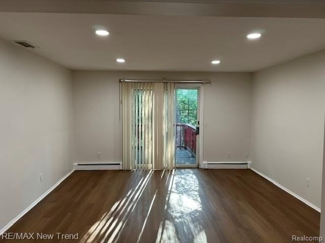 4510 W Maple Rd - Photo 6 of 13