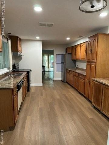 4510 W Maple Rd - Photo 7 of 13